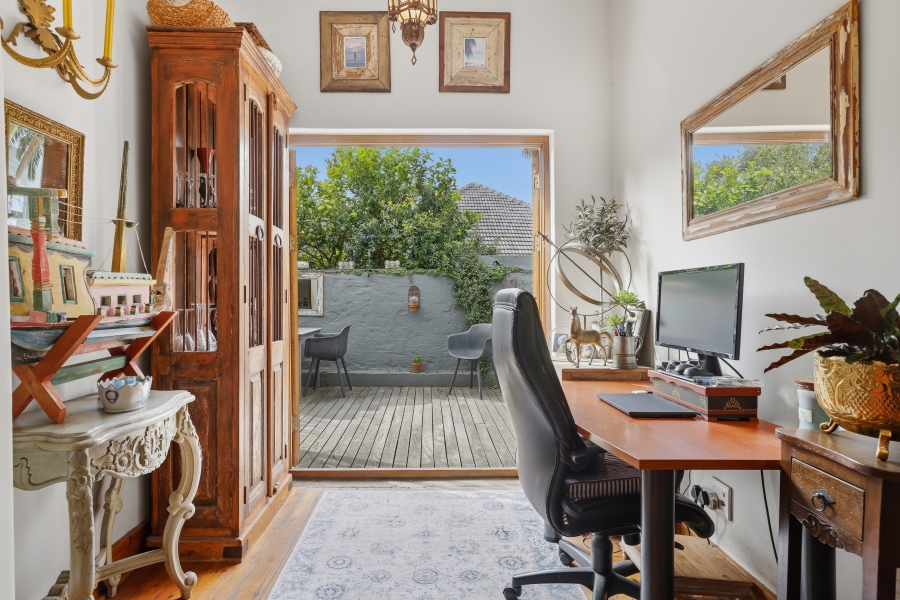 2 Bedroom Property for Sale in Tamboerskloof Western Cape